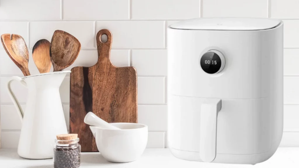 Freidora de aire Xiaomi blanca en cocina